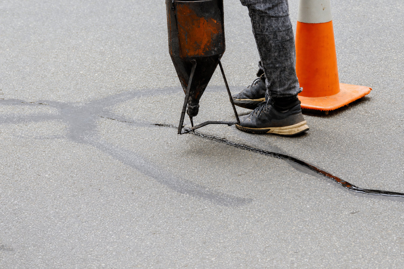 Asphalt Crack Sealing in Daly City, CA